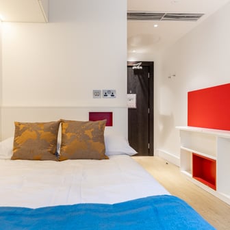 Classic En Suite - Image 2